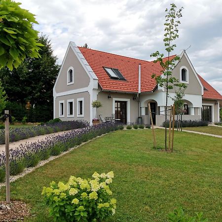 Villa Tilia Vászoly מראה חיצוני תמונה
